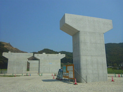 近畿自動車道紀勢線高瀬川橋下部他工事