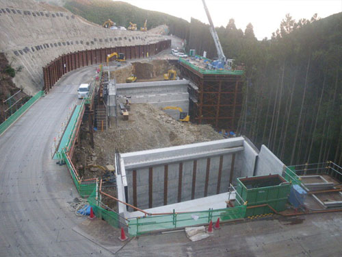 紀勢線江住橋下部工事